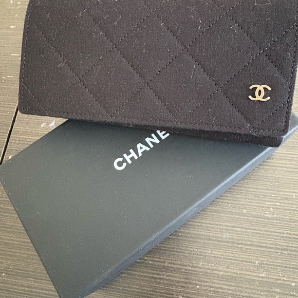 Chanel sunglasses - Picture 3 of 5